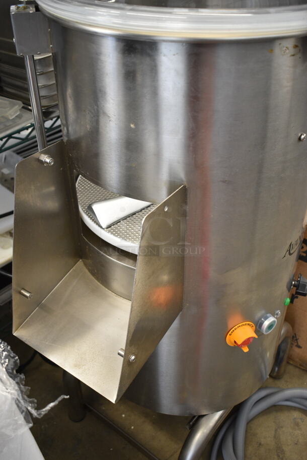 BRAND NEW SCRATCH AND DENT! 2023 Avantco 177PPF40 Stainless Steel Commercial 40 lb. Floor Potato Peeler. 120 Volts, 1 Phase.  Tested and Working! - Image 4 of 7