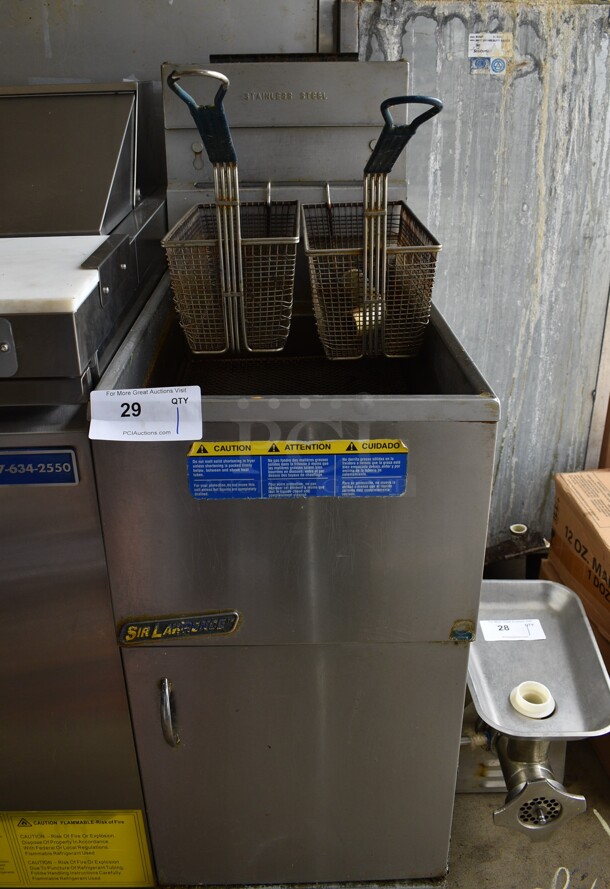 2016 Pitco Frialator Model 40C+ Stainless Steel Commercial Floor Style Natural Gas Powered Deep Fat Fryer w/ 2 Metal Fry Baskets. 105,000 BTU. 15.5x30x46