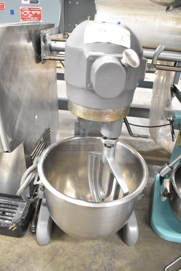 Hobart A-200 Metal Commercial Countertop 20 Quart Planetary Dough Mixer w/ Stainless Steel Mixing Bowl and Paddle Attachment. 115 Volts, 1 Phase. Tested and Working! - Image 1 of 8
