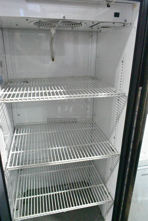 True GDM-12-LD ENERGY STAR Metal Commercial Single Door Reach In Cooler Merchandiser w/ Poly Coated Racks. 115 Volts, 1 Phase. Cannot Test Due To Damaged Plug - Image 4 of 5