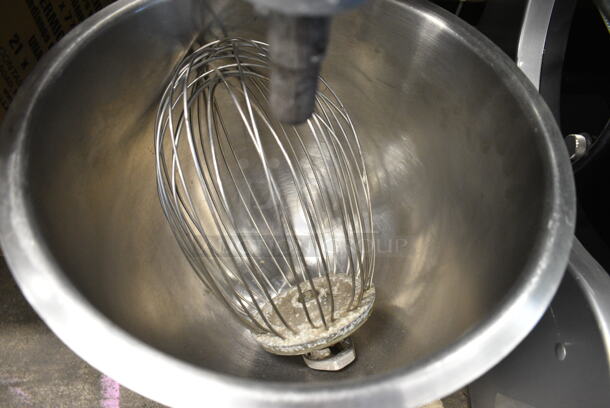 Hobart Metal Commercial Countertop 20 Quart Planetary Dough Mixer w/ Stainless Steel Mixing Bowl, Bowl Guard and Whisk Attachment. Tested and Working! - Image 6 of 12