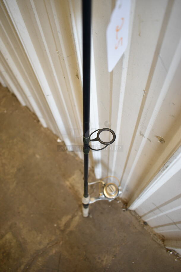St Croix TIDEMASTER TIS66MHF Fast Action Graphite Fishing Rod w/ Summit Pflueger PSM 40F Reel.  - Image 9 of 12