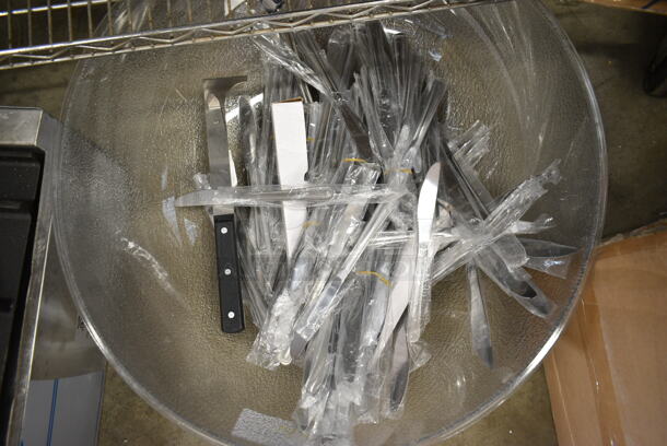 ALL ONE MONEY! Lot of BRAND NEW SCRATCH AND DENT! Items Including Cambro PSB23176 40.7 Qt. Pebbled Serving/Salad Bowl, Choice Milton 8 7/8" Stainless Steel Medium Weight Dinner Knife - 12/Case - Image 3 of 8