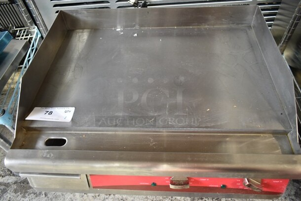 BRAND NEW SCRATCH AND DENT! Avantco 177EG24N Stainless Steel Countertop Electric Powered Flat Top Griddle. 208/240 Volts, 1 Phase.  - Image 4 of 5