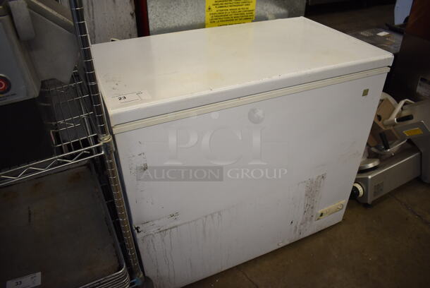 GE FCM7SUBWW Metal Commercial Chest Freezer. 115 Volts, 1 Phase. 37x23x33. Tested and Working! - Image 4 of 8