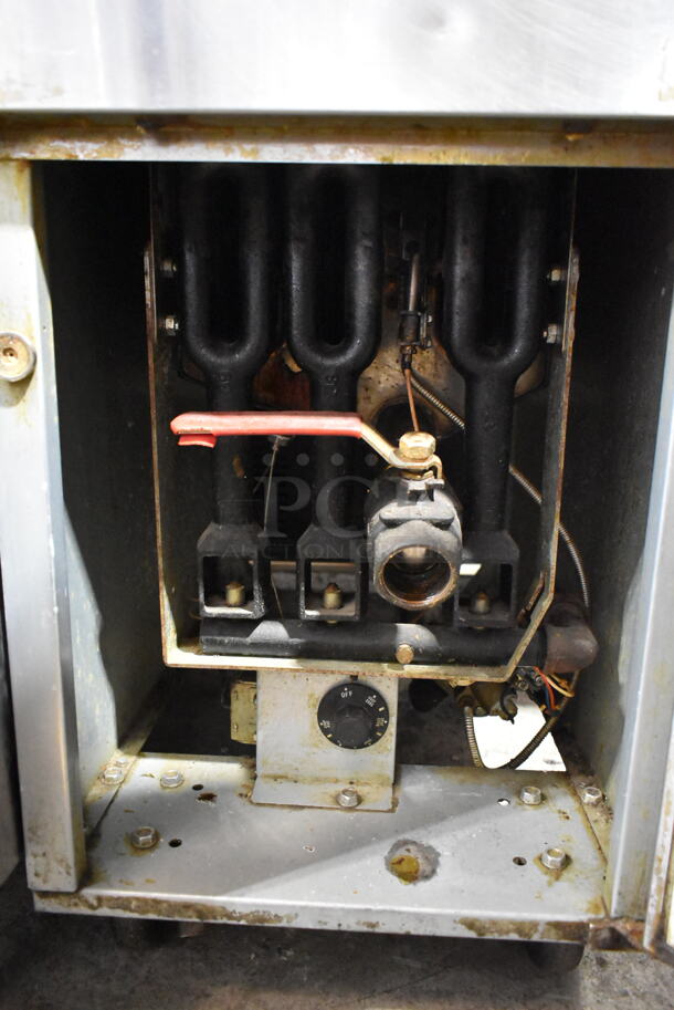 2019 Copper Tree CBF-40 Stainless Steel Commercial Floor Style Natural Gas Powered Deep Fat Fryer. 90,000 BTU.  - Image 4 of 5