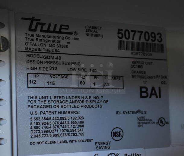 True GDM-49 Metal Commercial 2 Door Reach In Cooler Merchandiser w/ Poly Coated Racks. 115 Volts, 1 Phase. Tested and Working! - Image 7 of 8