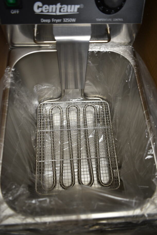 BRAND NEW! Centaur CEN-FRY16 Stainless Steel Commercial Countertop Electric Powered Deep Fat Fryer w/ Metal Fry Basket and Lid. 208-240 Volts. - Image 4 of 5