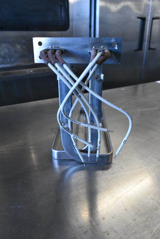 3 BRAND NEW SCRATCH AND DENT! Items Including 2 Burner, HP2DS3 Cleveland DS-3 Td3 Strainer; 3/16 Holes. 3 Times Your Bid! - Image 9 of 9