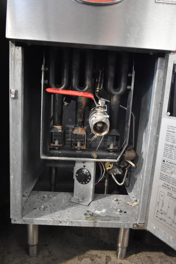 2018 Avantco FF300-N Stainless Steel Commercial Floor Style Natural Gas Powered Deep Fat Fryer w/ 2 Metal Fry Baskets and Side Splash Guard. 90,000 BTU. - Image 5 of 6