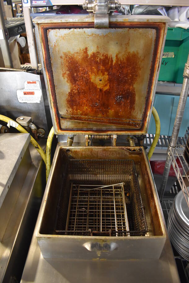 LATE MODEL! Henny Penny 600C Stainless Steel Commercial Floor Style Natural Gas Powered Pressure Fryer on Commercial Casters. 18x39x48 - Image 6 of 10