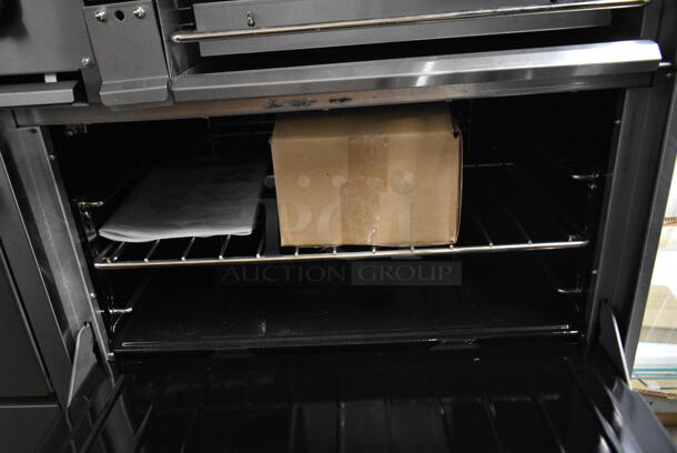 BRAND NEW SCRATCH AND DENT! Garland SunFire G60-6R24RR Stainless Steel Commercial Natural Gas Powered 6 Burner Range w/ Right Side Flat Top Griddle and 2 Ovens. - Image 8 of 11