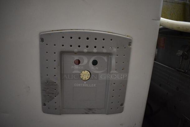 Avantco Model 178CF14 Metal Chest Freezer on Commercial Casters. 115 Volts, 1 Phase. 54.5x32.5x34. Tested and Working! - Image 3 of 7