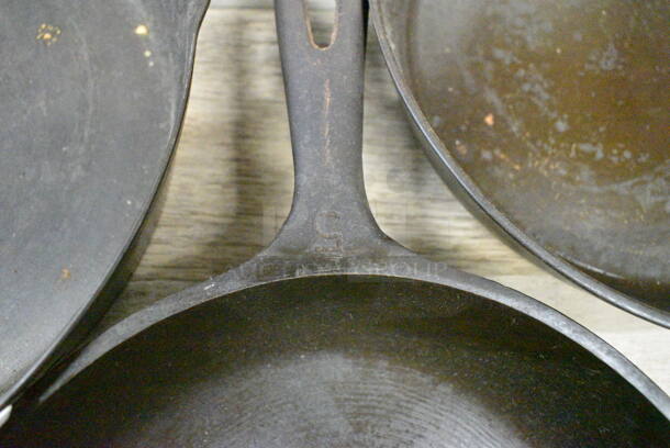 4 Various Metal Items; 3 Skillets and 1 7 Corn Cob Pan. Includes 11x13x2, 12.5x6x1. 4 Times Your Bid!  - Image 7 of 11
