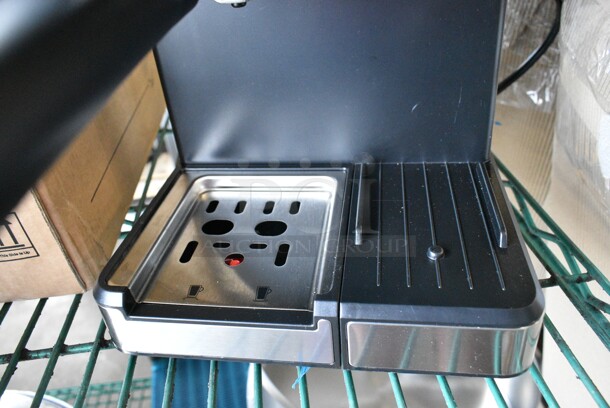 BRAND NEW SCRATCH AND DENT! 2023 Chefman Metal Countertop Espresso Machine. 115 Volts, 1 Phase. Tested and Working!  - Image 7 of 11