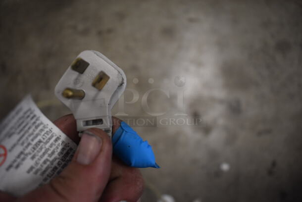 2013 True T-23F ENERGY STAR Stainless Steel Commercial Single Door Reach In Freezer w/ Poly Coated Racks on Commercial Casters. 115 Volts, 1 Phase. Tested and Working! - Image 7 of 7