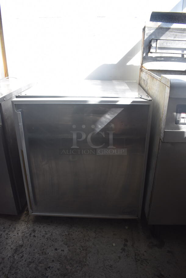 Silver King SKTTR7F Commercial Stainless Steel Cooler With Glass Door And Polycoated Shelf. 115V Tested and Working! - Image 1 of 6