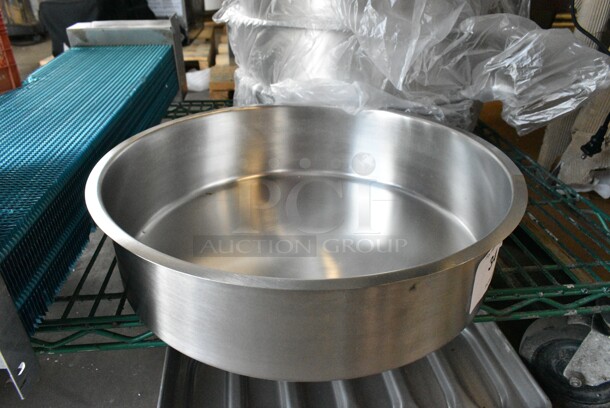 4 BRAND NEW SCRATCH AND DENT! Acopa Supreme 922EC14WP 6.5 Qt. Round Chafer Water Pan. 4 Times Your Bid!  - Image 3 of 5