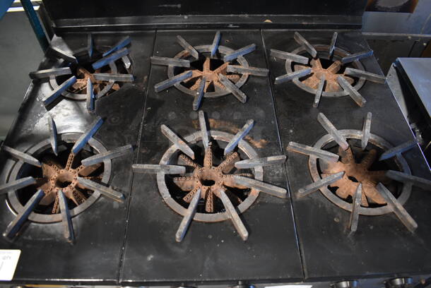 Comstock Castle C330 Metal Commercial Natural Gas Powered 6 Burner Range w/ Oven, Over Shelf and Back Splash. 35x32x59.5 - Image 7 of 9