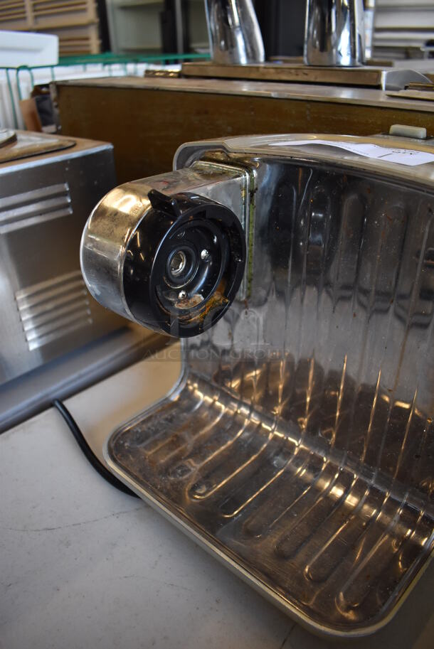 Omega CUBE 300S Metal Countertop Juicer Cube. 120 Volts, 1 Phase. 10.5x10x10. Tested and Working! - Image 4 of 6