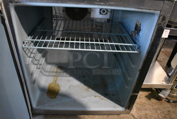 Delfield 406CA-DHL-DD1 Stainless Steel Commercial Single Door Undercounter Cooler on Commercial Casters. 115 Volts, 1 Phase. 27x28x32. Tested and Working! - Image 4 of 5