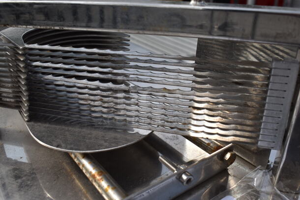Countertop Tomato Slicer - Image 5 of 5