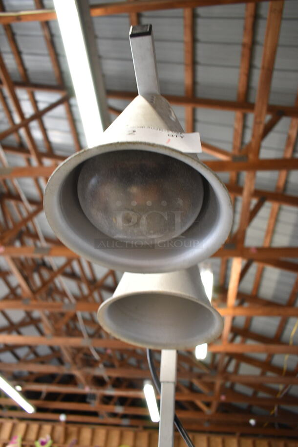 Metal Commercial 2 Head Warming Lamp. Tested and Does Not Power On - Image 2 of 4