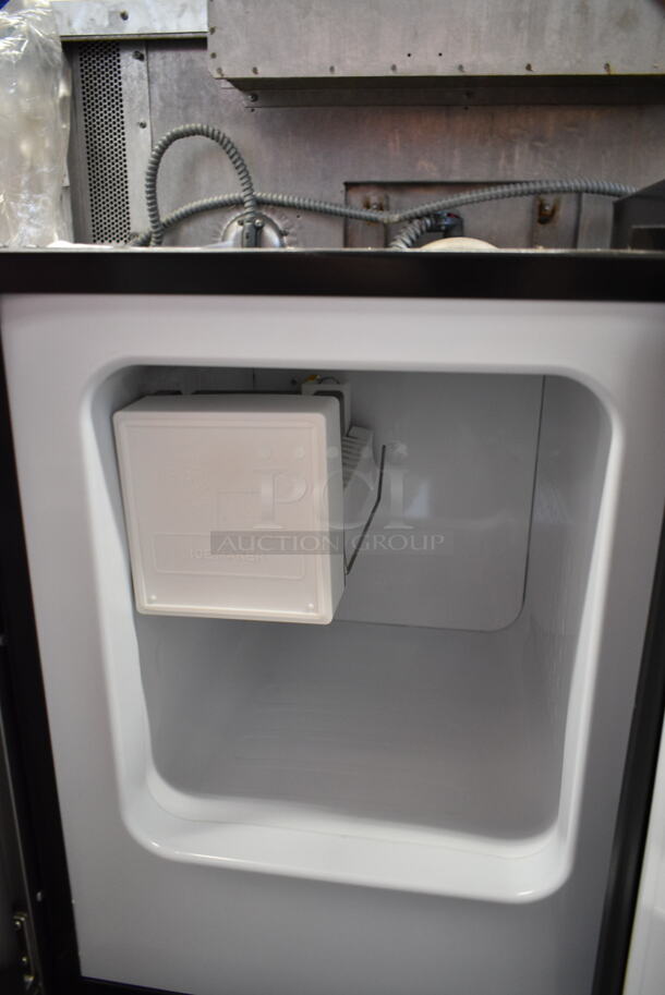 BRAND NEW SCRATCH AND DENT! Whynter UIM-155 Stainless Steel 15" Built In Ice Maker Machine 12lb. 115 Volts, 1 Phase. Tested and Working! - Image 4 of 6