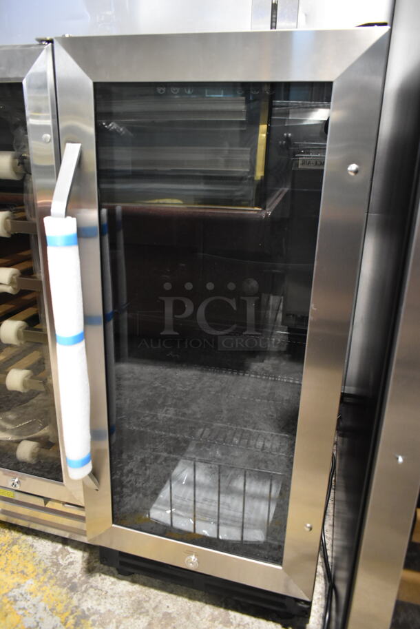 BRAND NEW SCRATCH AND DENT! Avanti BCA3115S3S 15" Beverage Center with Digital Temperature Controls, LED Interior Lighting, Door Lock, 3.1 cu. ft. Capacity. 115 Volts, 1 Phase. Tested and Working! - Image 2 of 4