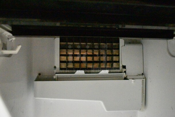 Deco Chef DCCIMMSLV Stainless Steel Ice Maker. 115 Volts, 1 Phase.  - Image 5 of 7