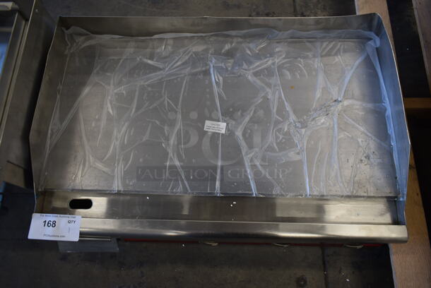 BRAND NEW SCRATCH AND DENT! Avantco 177EG30N Stainless Steel Commercial Countertop Electric Powered Flat Top Griddle. 208/240 Volts, 1 Phase. - Image 2 of 5