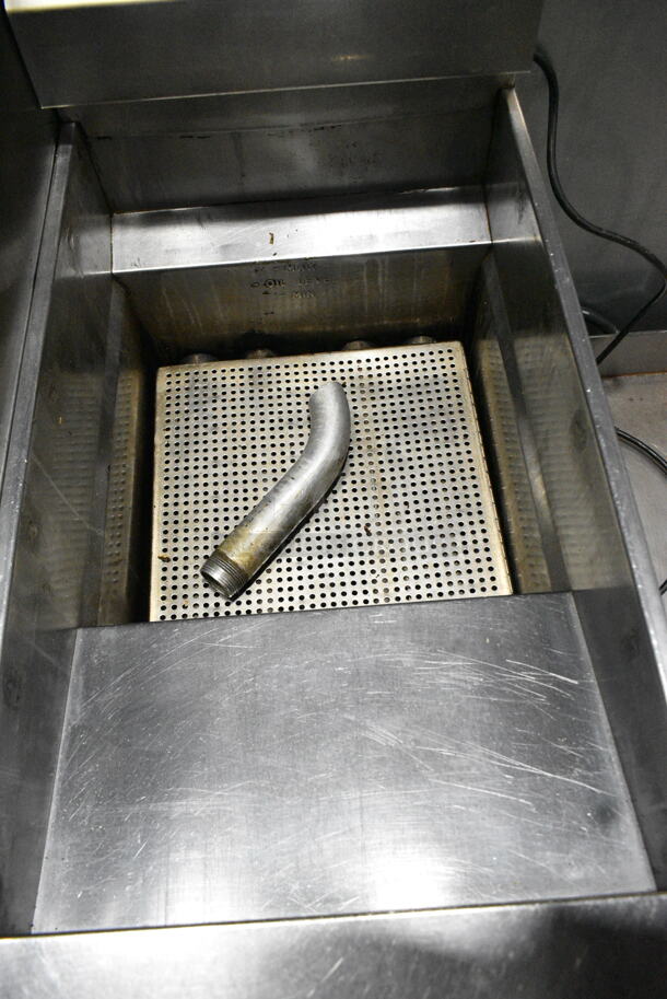 2016 Pitco Frialator SG14 Stainless Steel Commercial Floor Style Natural Gas Powered Deep Fat Fryer on Commercial Casters. 110,000 BTU.  - Image 3 of 6