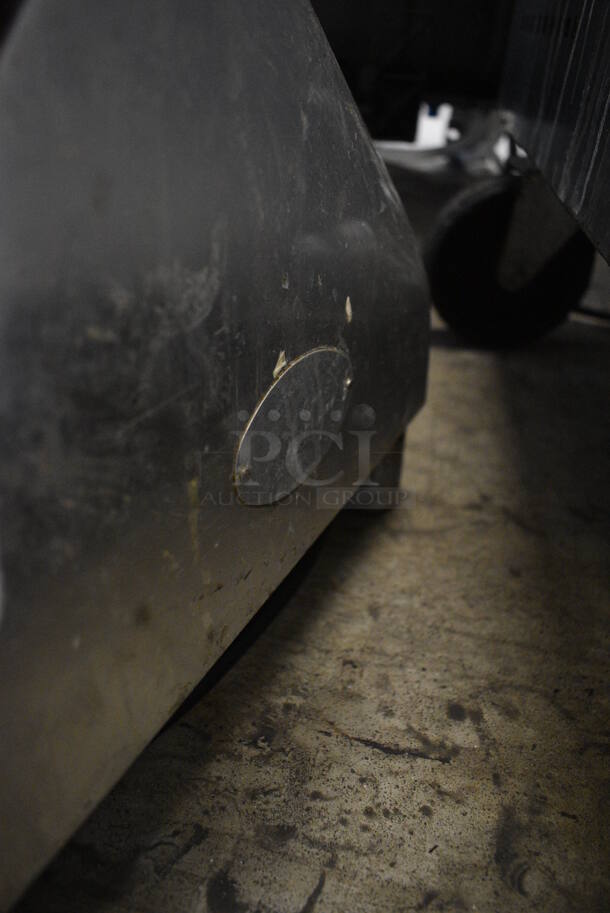 Fleetwood Stainless Steel Commercial Countertop Meat Slicer. 115 Volts, 1 Phase. 25x18x20. Tested and Working! - Image 10 of 10