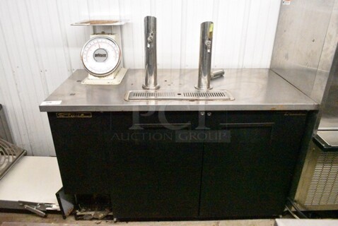 True TDD-2 Metal Commercial 2 Door Direct Draw Kegerator w/ 2 Beer Tower. 115 Volts, 1 Phase. Tested and Working!