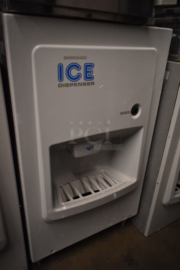 Hoshizaki KM-500MAF Stainless Steel Commercial Ice Machine Head on Hoshizaki DB-200C Commercial Hotel Dispenser Ice Bin. 115-120 Volts, 1 Phase.  - Image 4 of 8