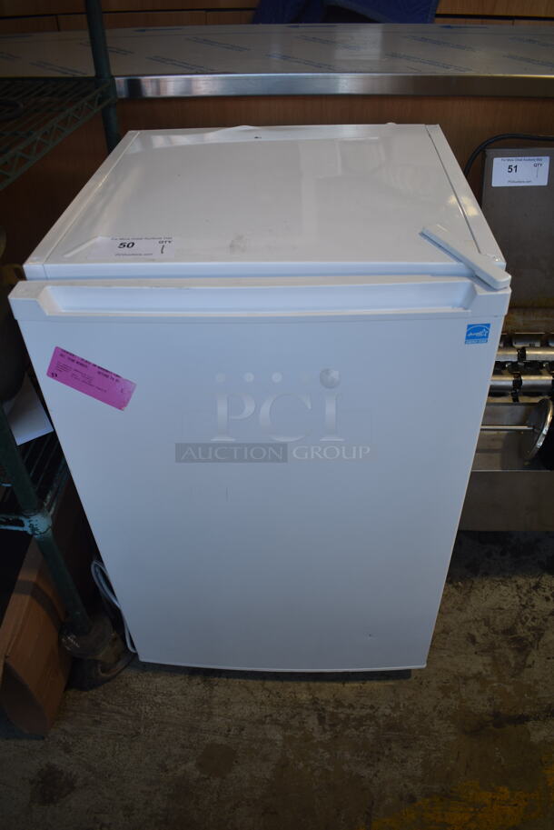 Criterion CUF36C1W Metal Mini Cooler. 115 Volts, 1 Phase. Tested and Working! - Image 3 of 10