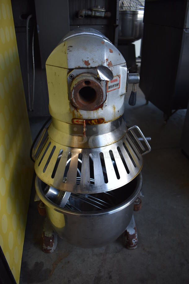 Fleetwood AE-20A Metal Commercial 20 Quart Planetary Dough Mixer w/ Stainless Steel Mixing Bowl, Bowl Guard, Dough Hook, Paddle and Whisk Attachments. 115 Volts, 1 Phase. 17x22x31. Tested and Working! - Image 6 of 7