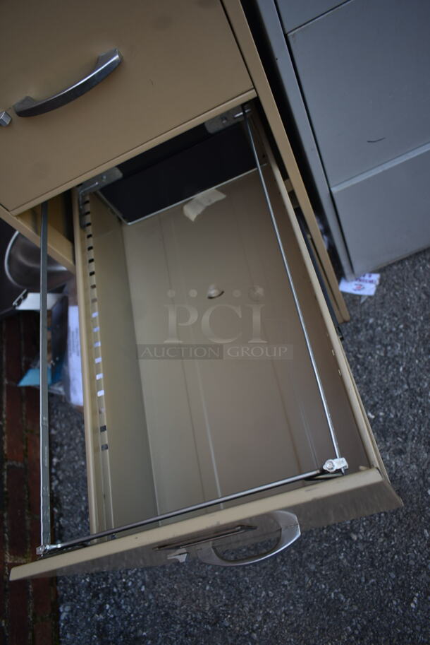 Metal 4 Drawer Filing Cabinet. - Image 5 of 6