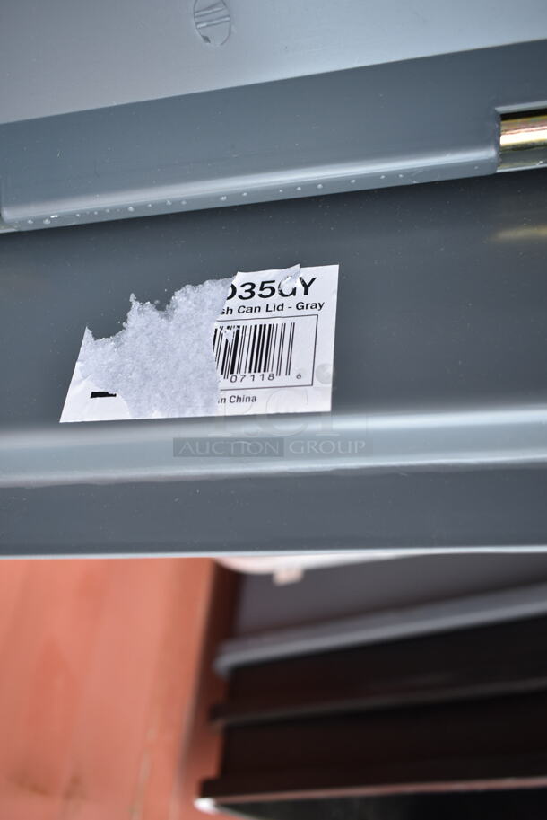 3 BRAND NEW SCRATCH AND DENT! Poly Trash Cans w/ 1 Lid. 3 Times Your Bid! - Image 5 of 5