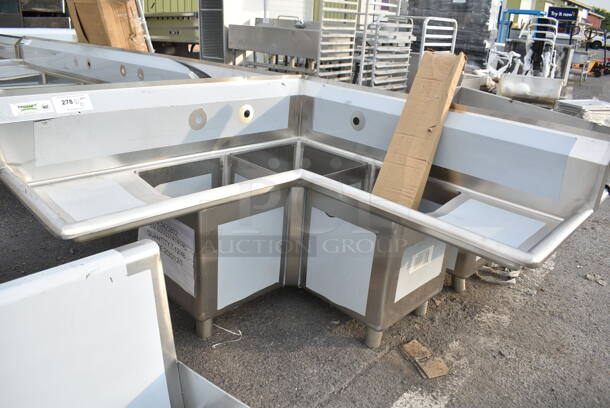BRAND NEW SCRATCH AND DENT! Regency 600S3141414C 44 1/2" 16 Gauge Stainless Steel Three Compartment Commercial Corner Sink with Two Drainboards - 14" x 14" x 14" Bowls - Image 3 of 10