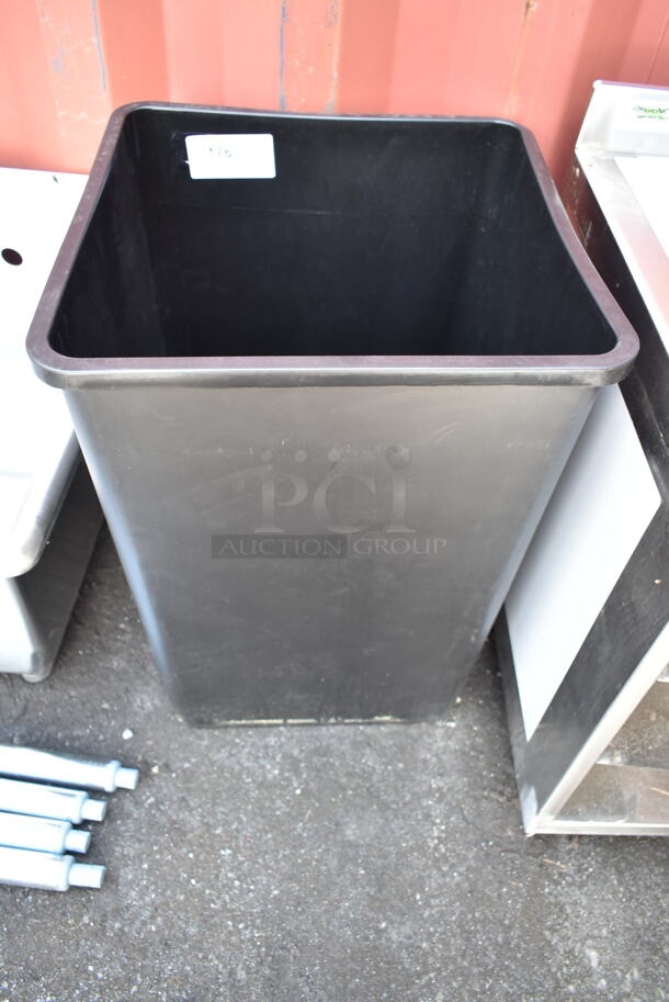 BRAND NEW SCRATCH AND DENT! Lavex 475SQ35BK 35 Gallon Black Square Trash Can - Image 2 of 4