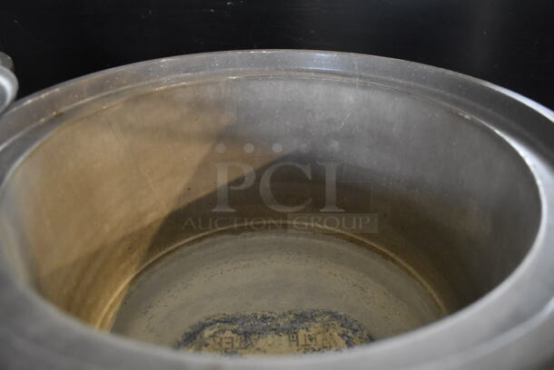 Vollrath Cayenne HS-11 Stainless Steel Commercial Countertop Soup Kettle Food Warmer w/ Lid. Does Not Have Drop In. 120 Volts, 1 Phase. Tested and Working! - Image 6 of 7