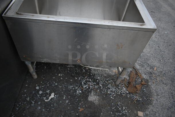 BRAND NEW SCRATCH AND DENT! John Boos EUBIB-3618CP Stainless Steel Commercial Ice Bin w/ Cold Plate. - Image 5 of 5