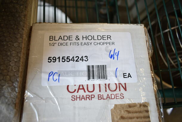 ALL ONE MONEY! Lot of Various Items Including Steelton 712B5530D Stainless Steel Dual Speedwell, Vollrath 4070669 Stainless Steel 1/6 Size Drop In Bins, 591554243 Nemco 55424-3 1/2" Square Cut Blade and Holder Assembly, 9184852260 Vacu Vin 4852260 3-in-1 Pineapple Corer / Slicer / Peeler, Metal Plate, San Jamar CB121812WH Cutting Boards - Image 2 of 9
