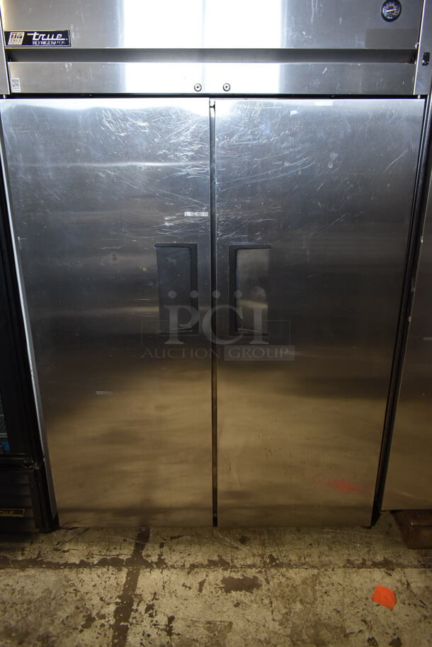 2015 True TG2R-2S ENERGY STAR Stainless Steel Commercial 2 Door Reach In Cooler w/ Poly Coated Racks. 115 Volts, 1 Phase. Tested and Working! - Image 4 of 8
