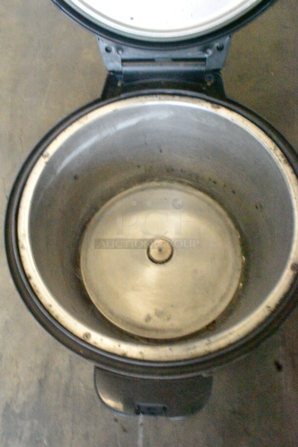 Living Tech BJC-282BE Metal Countertop Rice Cooker. 120 Volts, 1 Phase. Tested and Does Not Power On - Image 6 of 7