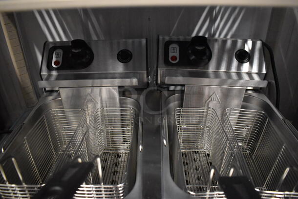 BRAND NEW! Vollrath FFA 8020 Stainless Steel Commercial Countertop Electric Powered 2 Bay Fryer w/ 4 Metal Baskets. 220 Volts. 23x19x12. Tested and Working! - Image 6 of 7