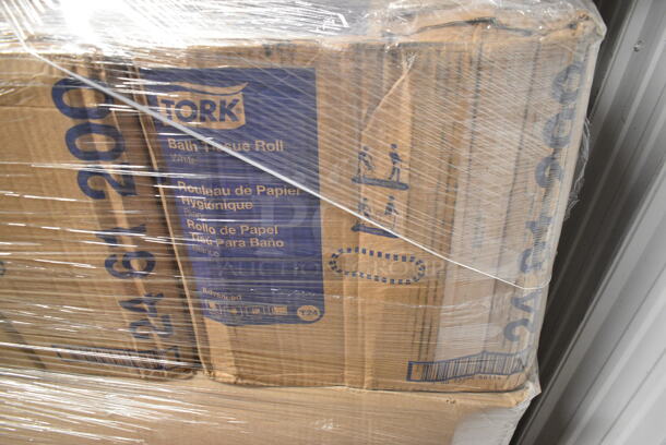 PALLET LOT of 15 BRAND NEW Boxes Including 1287080COMBOKIT 2.7 Qt. Translucent Round Deli Container and Lid Combo Pack - 10/Pack, 2 Box 130WKFSNSPH Visions Individually Wrapped Heavy Weight White Plastic Cutlery Pack with Napkin and Salt and Pepper Packets - 500/Case, Tork Bath Tissue Roll. 15 Times Your Bid! - Image 7 of 8