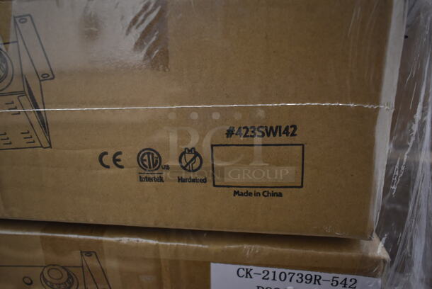 PALLET LOT of 41 BRAND NEW SCRATCH AND DENT! ServIt 423SWI42 Stainless Steel Commercial 42" High Wattage Strip Warmer with Infinite Controls. Stock Picture Used as Gallery. 41 Times Your Bid! - Image 5 of 6
