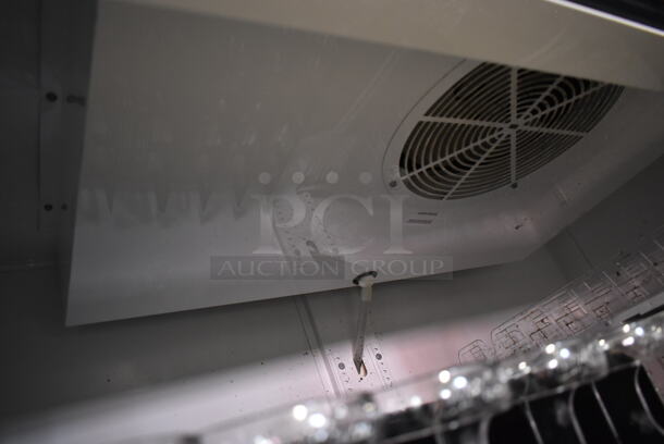 True GDM-49 ENERGY STAR Metal Commercial 2 Door Reach In Cooler Merchandiser w/ Poly Coated Racks. 115 Volts, 1 Phase. Tested and Working! - Image 6 of 9